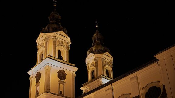 Stift St Florian Novizengarten Stiftstuerme Nacht @Andreas Etlinger Stift St Florian Novizengarten Stiftstuerme Nacht @Andreas Etlinger